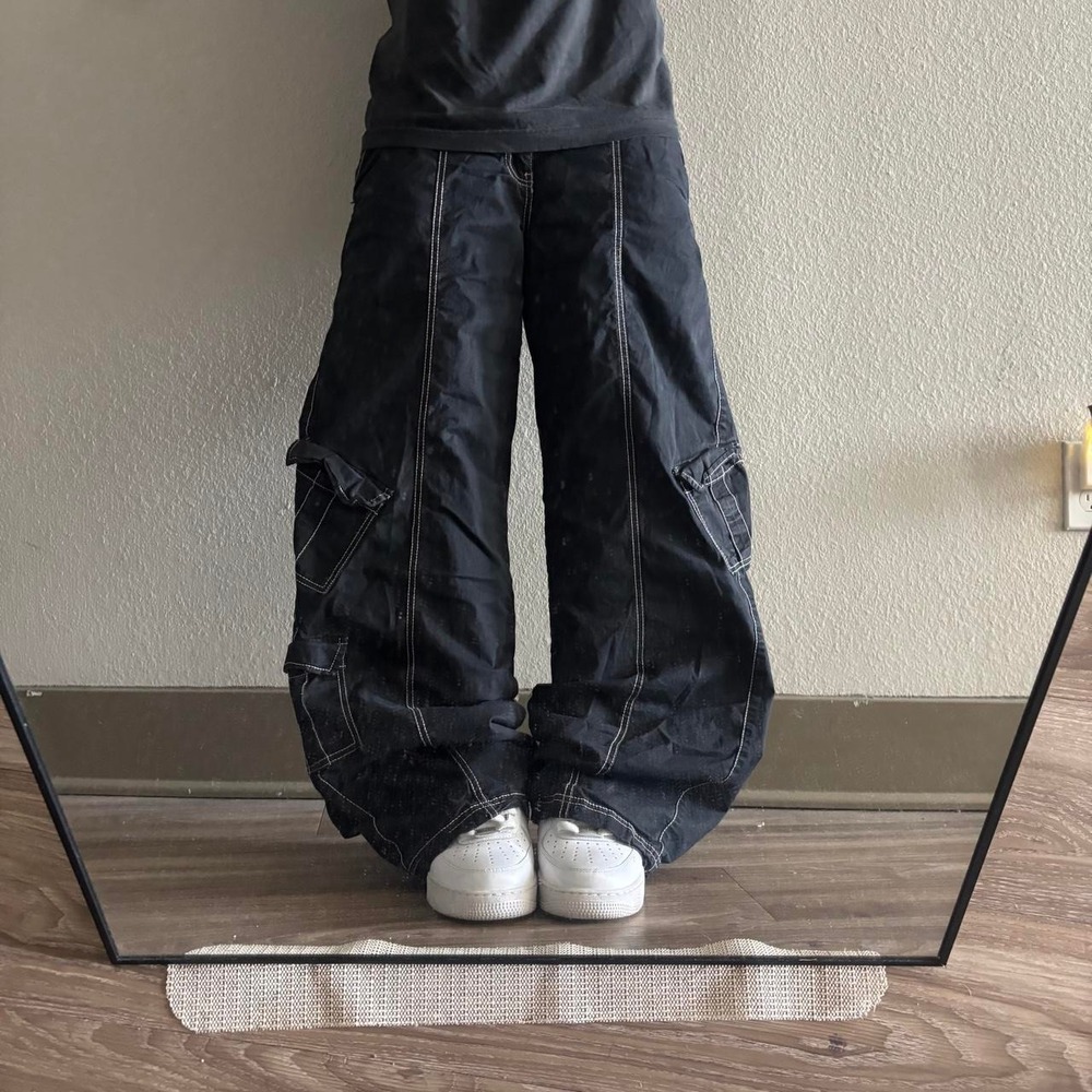 Vintage Y2K/2000s Baggy Garage Black Contrast Stitch Streetwear Cargo Pants!